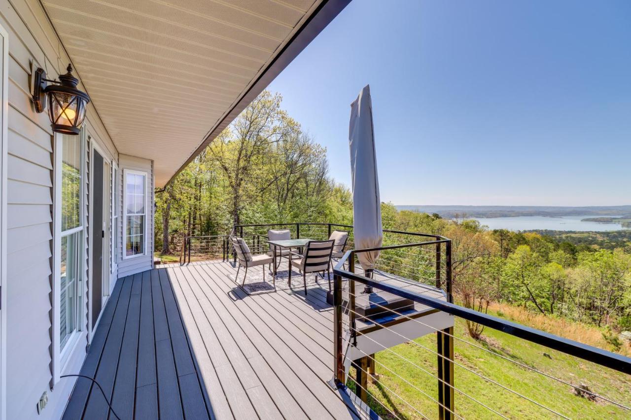 Charming Edgemont Home With Deck And Lake Views! Fairfield Bay Buitenkant foto