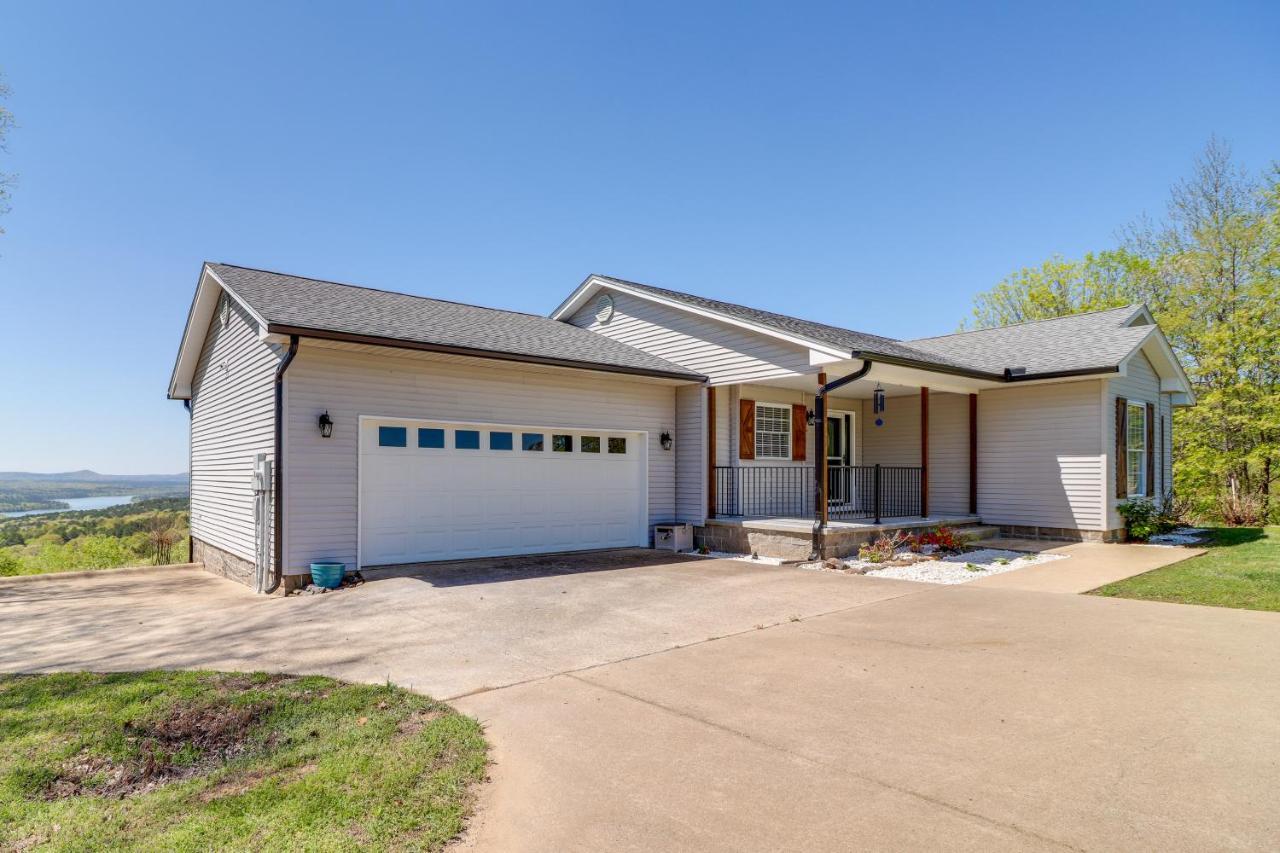 Charming Edgemont Home With Deck And Lake Views! Fairfield Bay Buitenkant foto