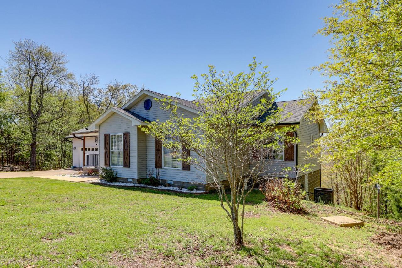 Charming Edgemont Home With Deck And Lake Views! Fairfield Bay Buitenkant foto